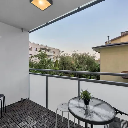 Wola - Parking, Balcony, Workspace - By Rentujemy